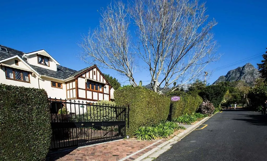 Knightsbury Guest House location